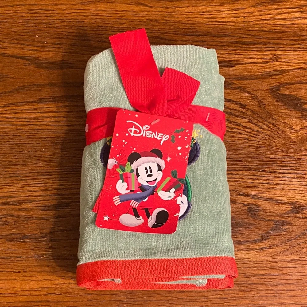 Disney Holiday Mickey Mouse Hand Towel Set